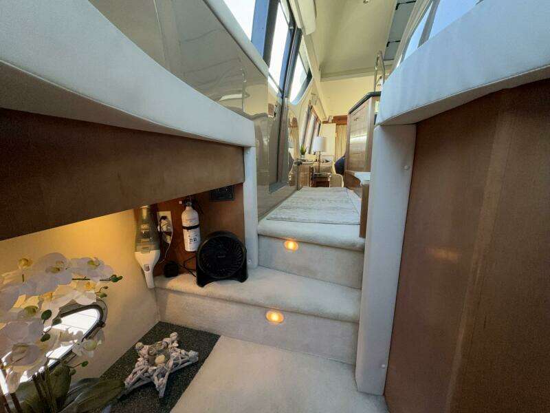 Isla Swintono 53ft Carver Yacht For Sale