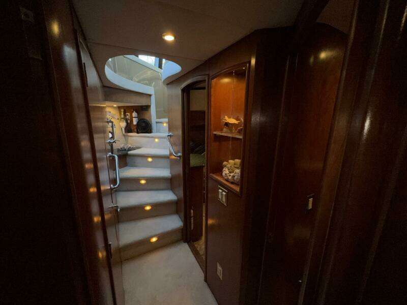 Isla Swintono 53ft Carver Yacht For Sale