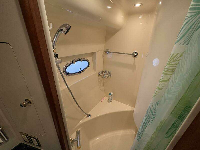 Isla Swintono 53ft Carver Yacht For Sale