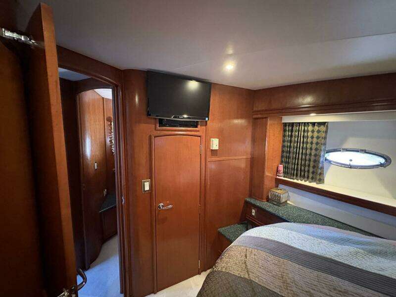 Isla Swintono 53ft Carver Yacht For Sale