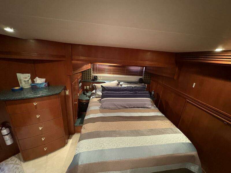 Isla Swintono 53ft Carver Yacht For Sale