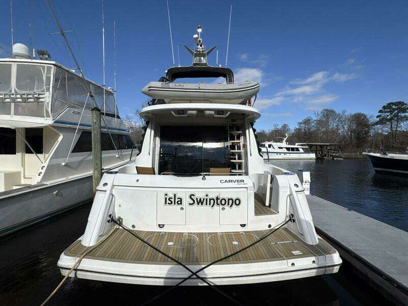 Isla Swintono 53ft Carver Yacht For Sale