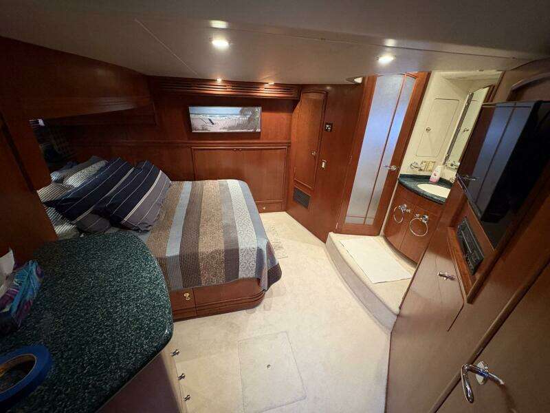 Isla Swintono 53ft Carver Yacht For Sale