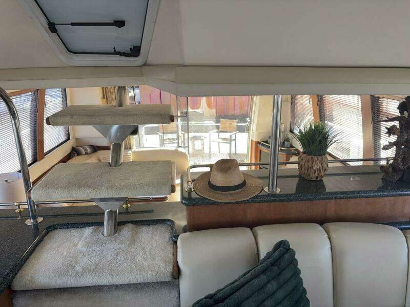 Isla Swintono 53ft Carver Yacht For Sale