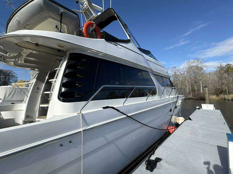 Isla Swintono 53ft Carver Yacht For Sale