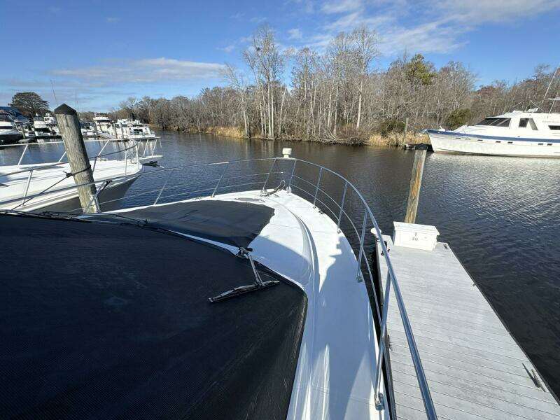 Isla Swintono 53ft Carver Yacht For Sale