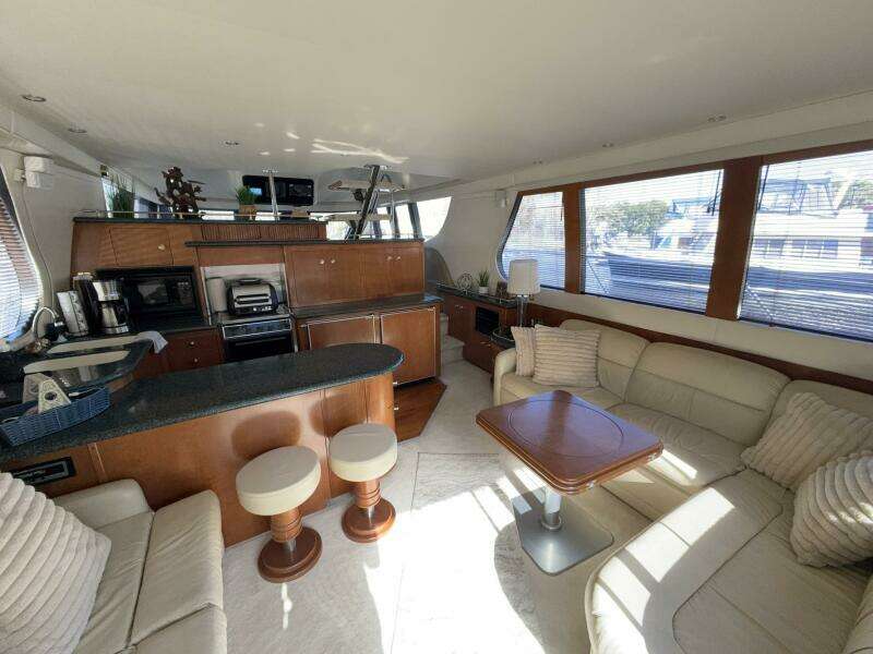 Isla Swintono 53ft Carver Yacht For Sale