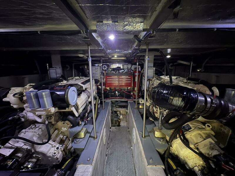 Isla Swintono 53ft Carver Yacht For Sale