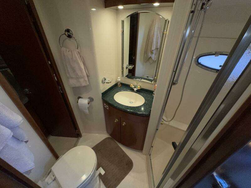 Isla Swintono 53ft Carver Yacht For Sale