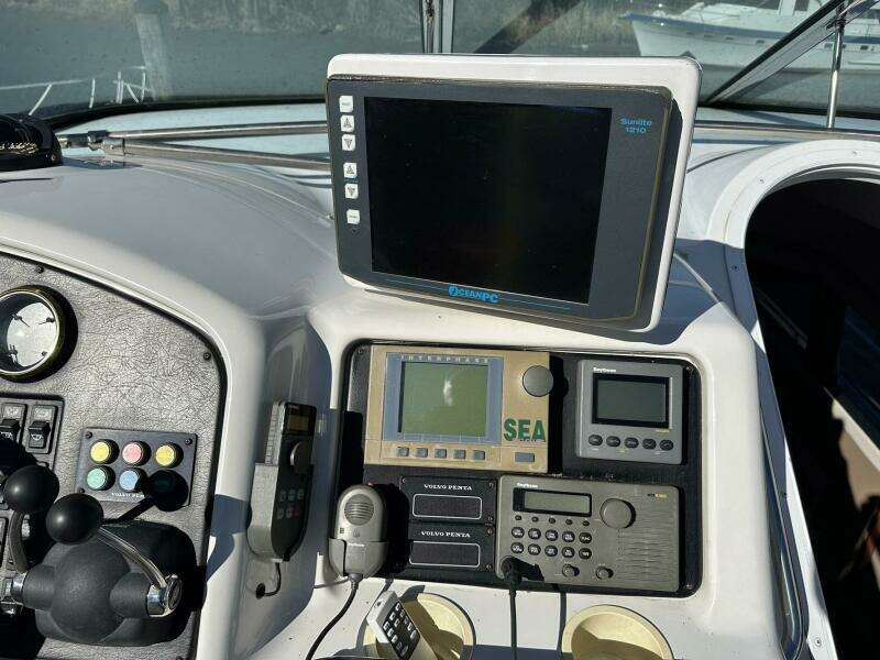 Isla Swintono 53ft Carver Yacht For Sale