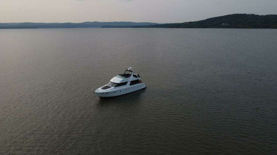 Isla Swintono 53ft Carver Yacht For Sale