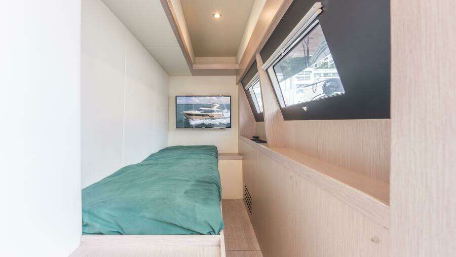 Triangle 58ft Absolute Yacht For Sale