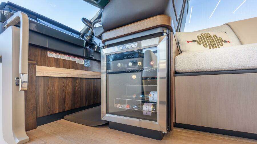 Triangle 58ft Absolute Yacht For Sale