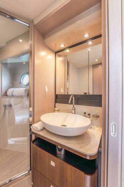 Triangle 58ft Absolute Yacht For Sale