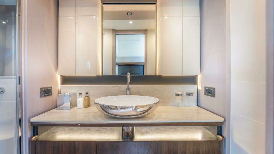 Triangle 58ft Absolute Yacht For Sale