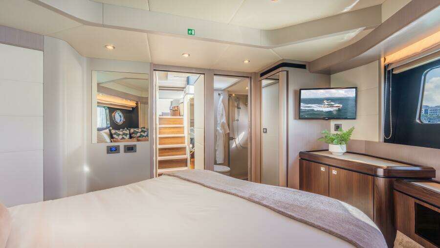 Triangle 58ft Absolute Yacht For Sale