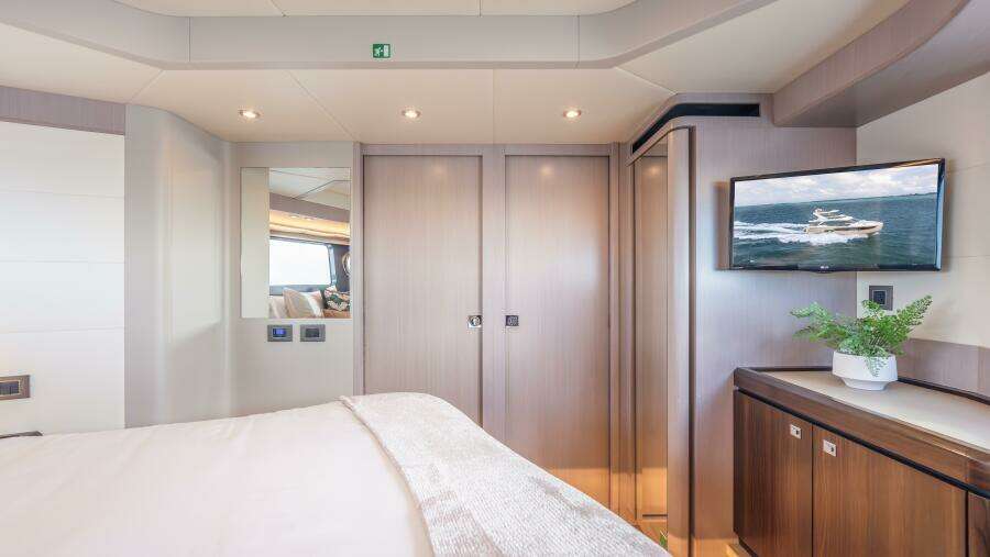 Triangle 58ft Absolute Yacht For Sale