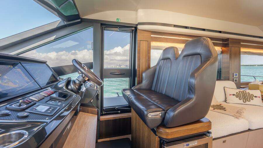 Triangle 58ft Absolute Yacht For Sale