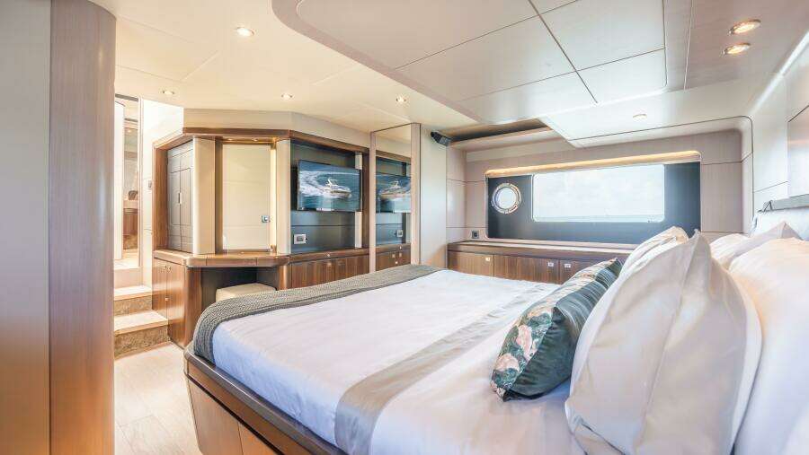 Triangle 58ft Absolute Yacht For Sale