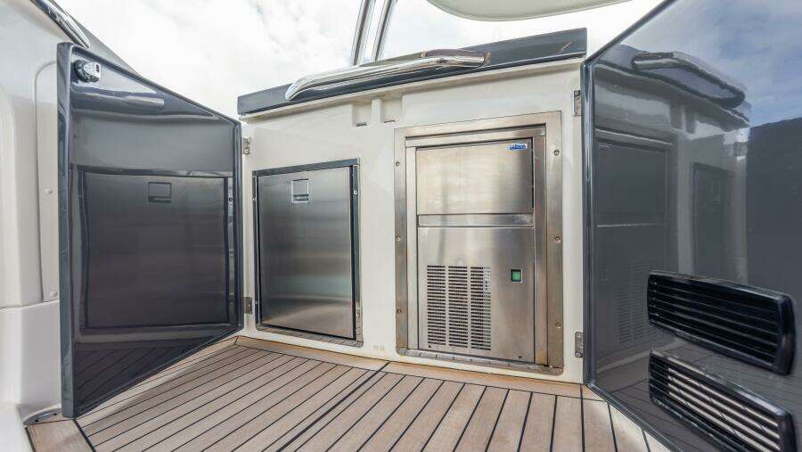 Triangle 58ft Absolute Yacht For Sale