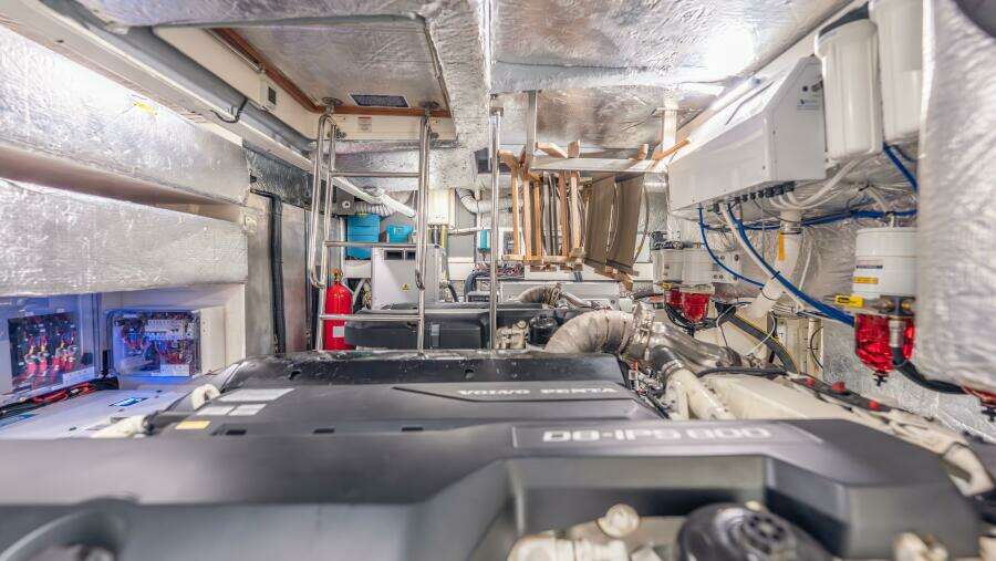 Triangle 58ft Absolute Yacht For Sale