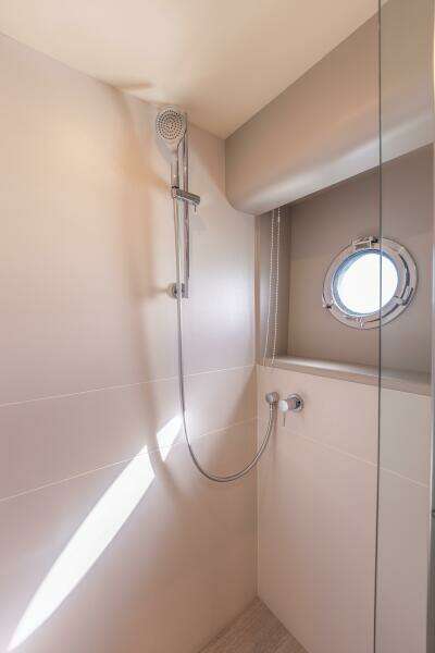 Triangle 58ft Absolute Yacht For Sale