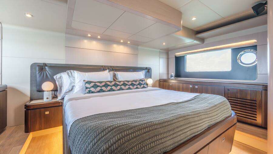 Triangle 58ft Absolute Yacht For Sale