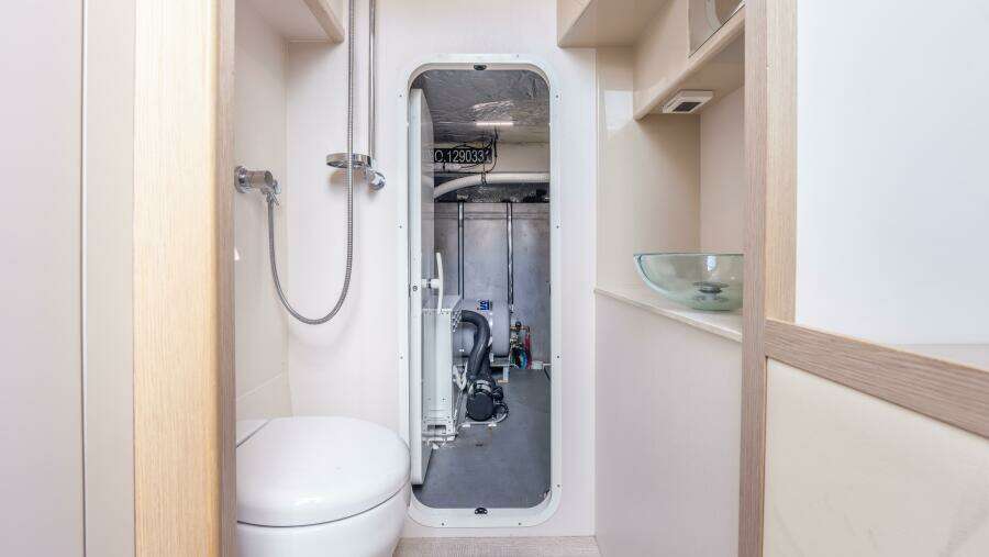 Triangle 58ft Absolute Yacht For Sale