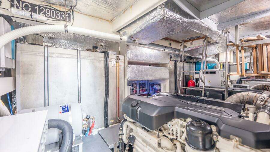 Triangle 58ft Absolute Yacht For Sale