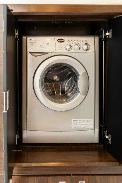 Triangle 58ft Absolute Yacht For Sale