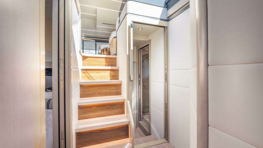 Triangle 58ft Absolute Yacht For Sale