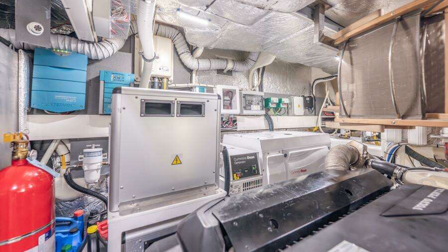 Triangle 58ft Absolute Yacht For Sale