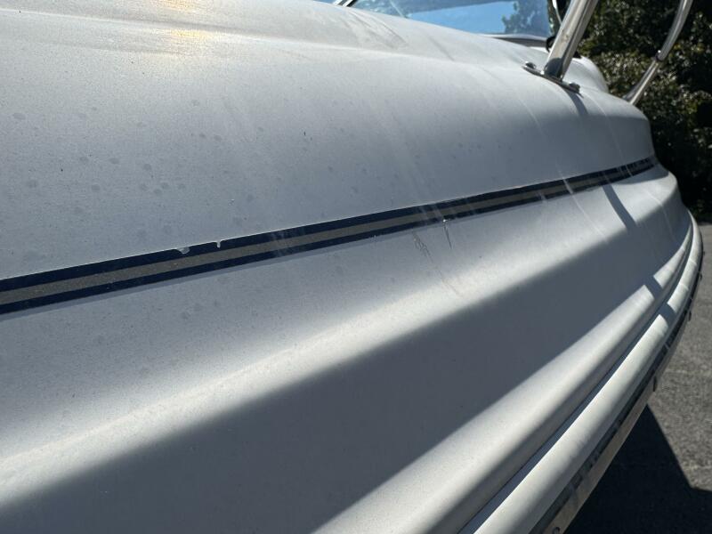 23' 1999 Sea Ray 215 Express Cruiser