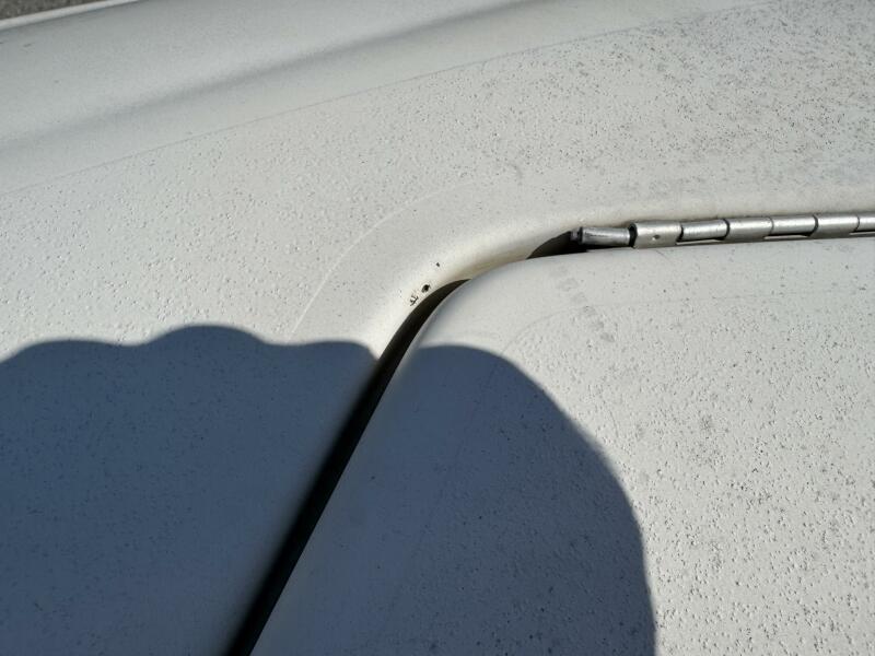 23' 1999 Sea Ray 215 Express Cruiser