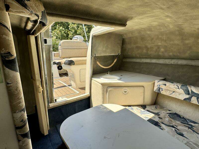 23ft Sea Ray Yacht For Sale