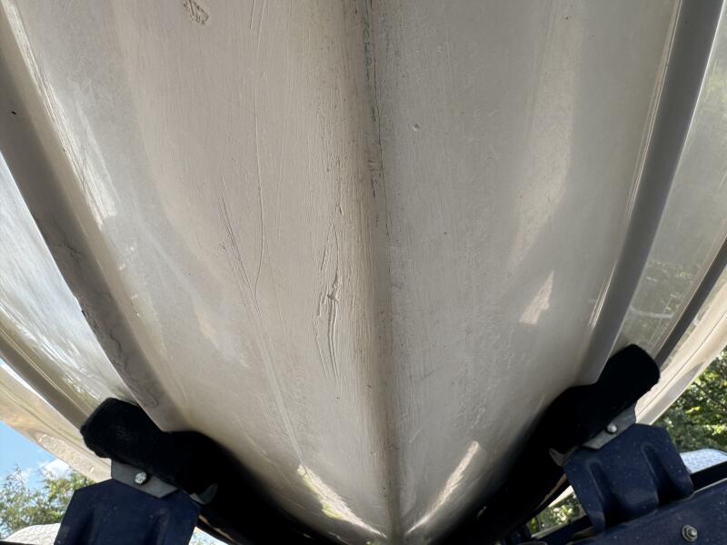 23' 1999 Sea Ray 215 Express Cruiser