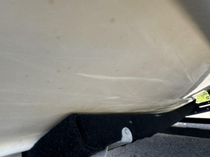 23' 1999 Sea Ray 215 Express Cruiser