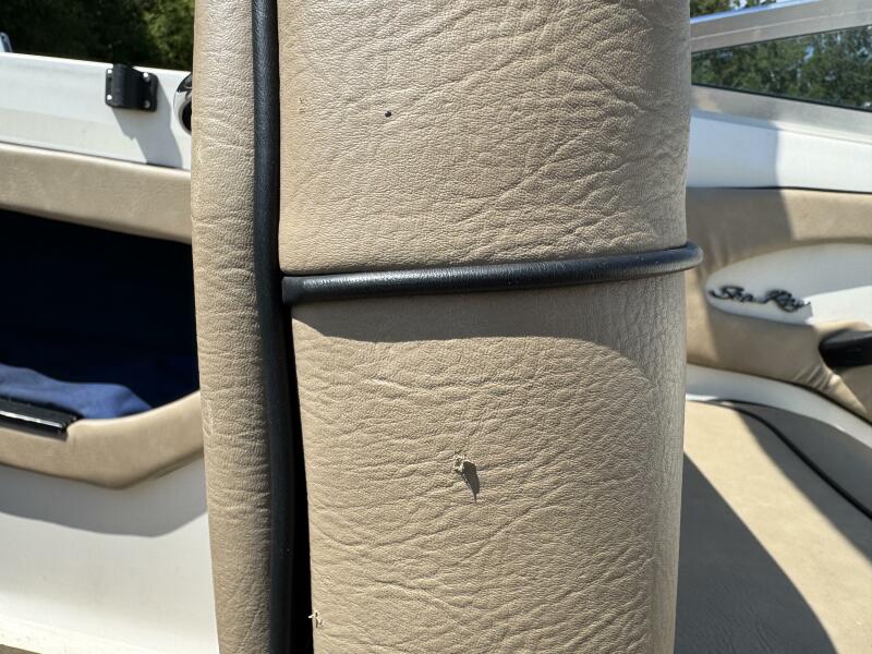 23' 1999 Sea Ray 215 Express Cruiser