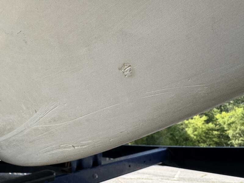 23' 1999 Sea Ray 215 Express Cruiser