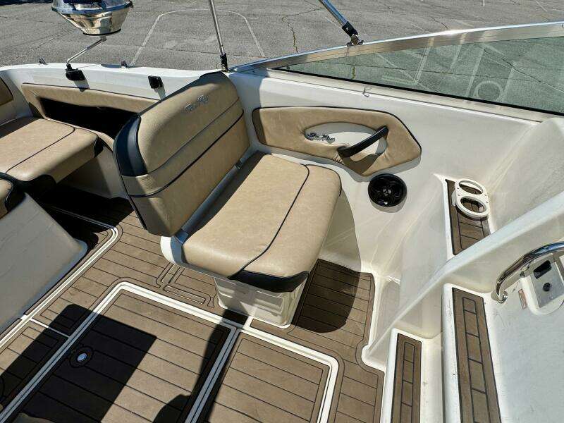 23ft Sea Ray Yacht For Sale