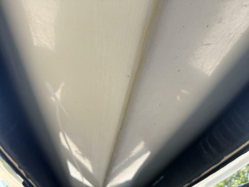 23' 1999 Sea Ray 215 Express Cruiser