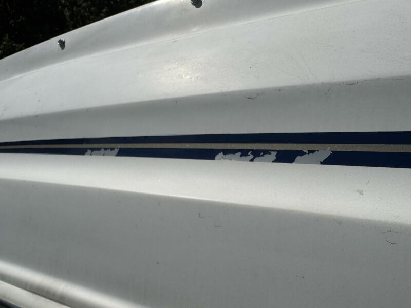 23' 1999 Sea Ray 215 Express Cruiser