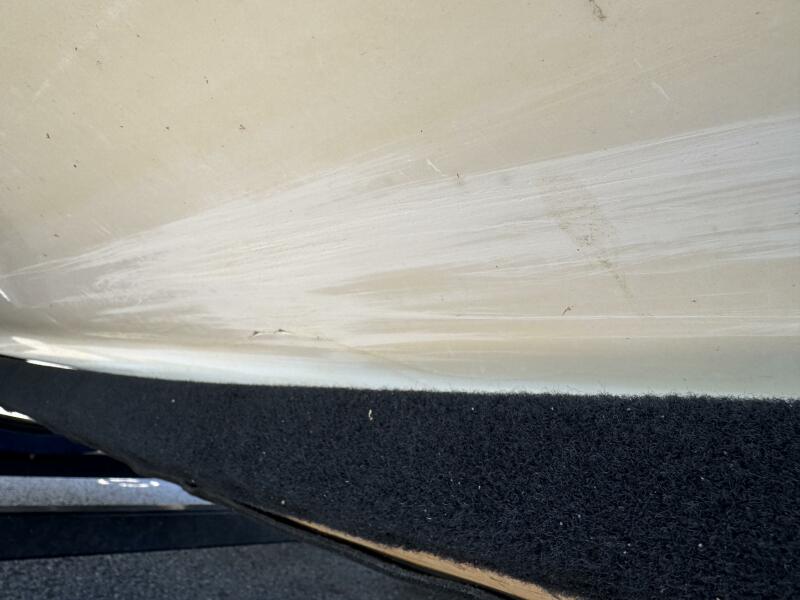 23' 1999 Sea Ray 215 Express Cruiser