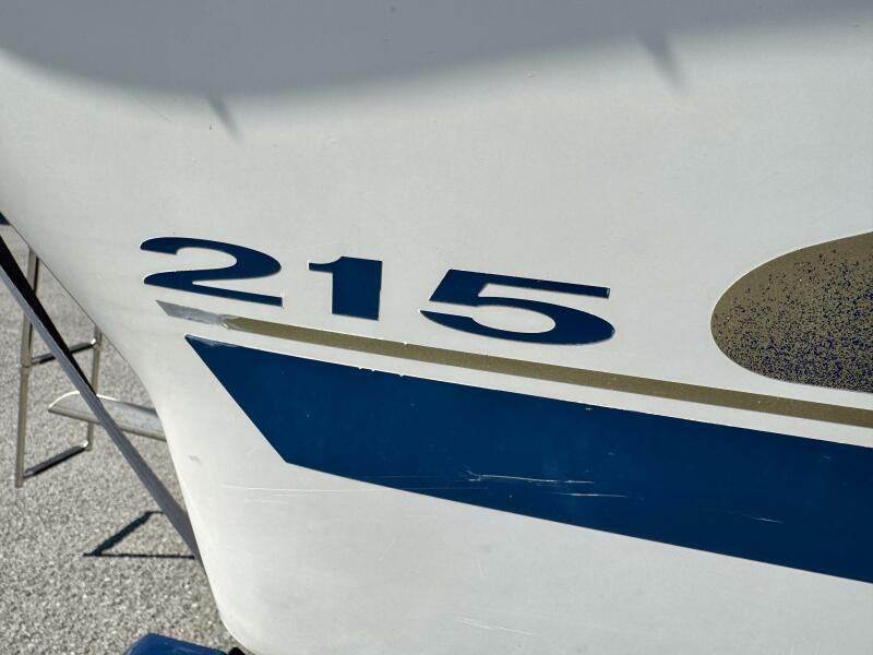 23' 1999 Sea Ray 215 Express Cruiser