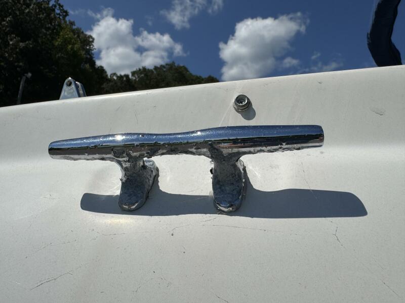 23' 1999 Sea Ray 215 Express Cruiser