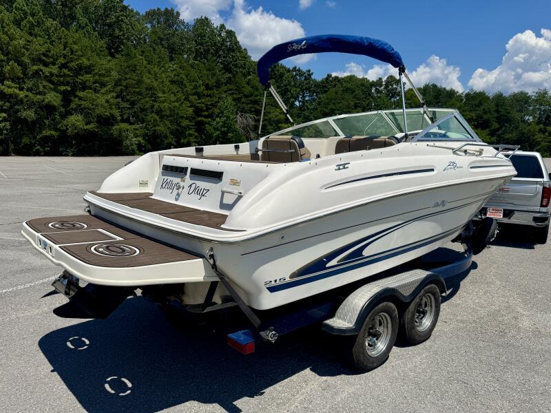 23' 1999 Sea Ray 215 Express Cruiser