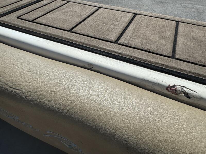 23' 1999 Sea Ray 215 Express Cruiser