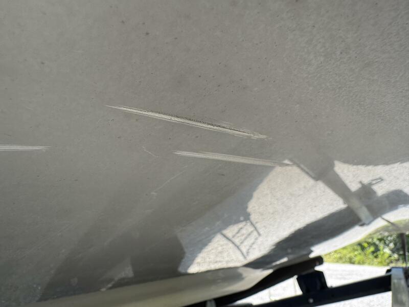 23' 1999 Sea Ray 215 Express Cruiser