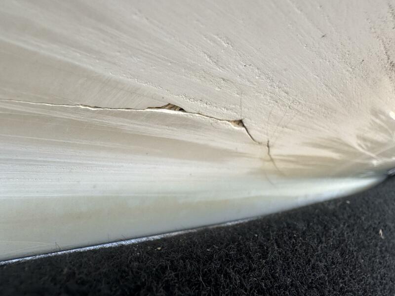 23' 1999 Sea Ray 215 Express Cruiser