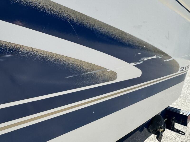 23' 1999 Sea Ray 215 Express Cruiser